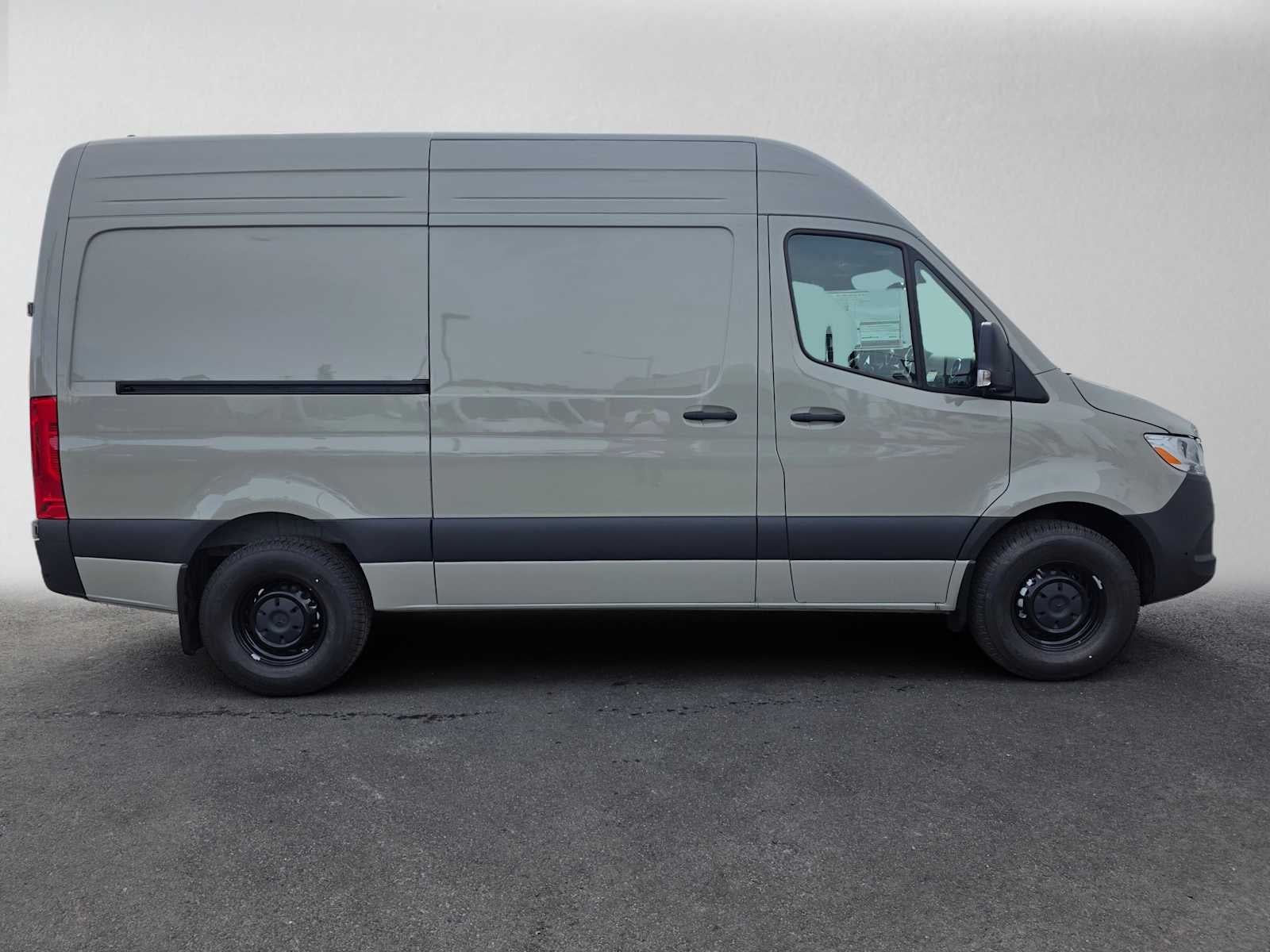 2026 Mercedes-Benz Sprinter 2500 Standard Roof I4 Diesel 144 RWD