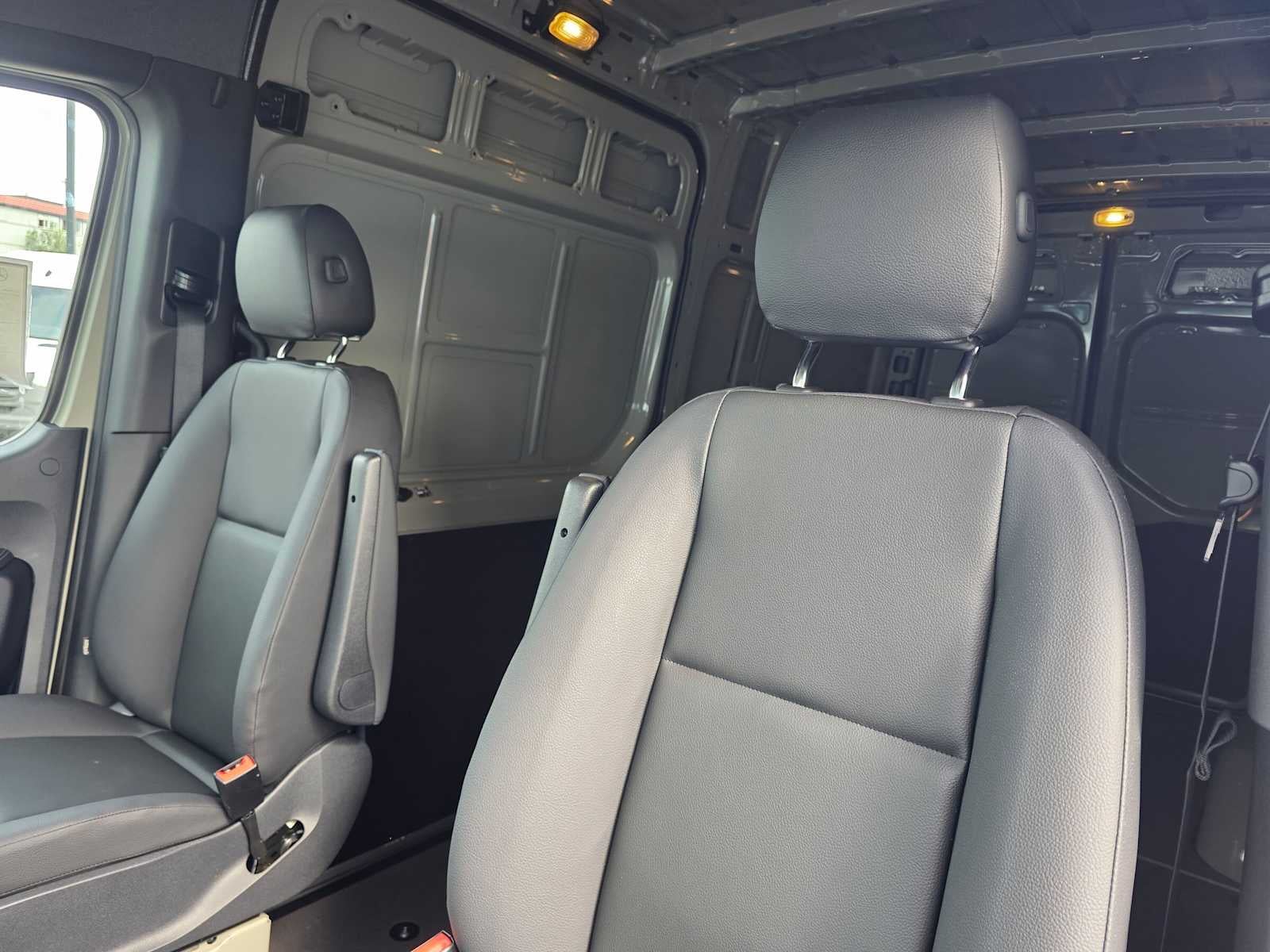 2026 Mercedes-Benz Sprinter 2500 Standard Roof I4 Diesel 144 RWD