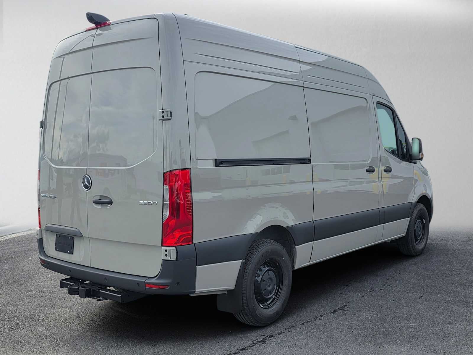 2026 Mercedes-Benz Sprinter 2500 Standard Roof I4 Diesel 144 RWD