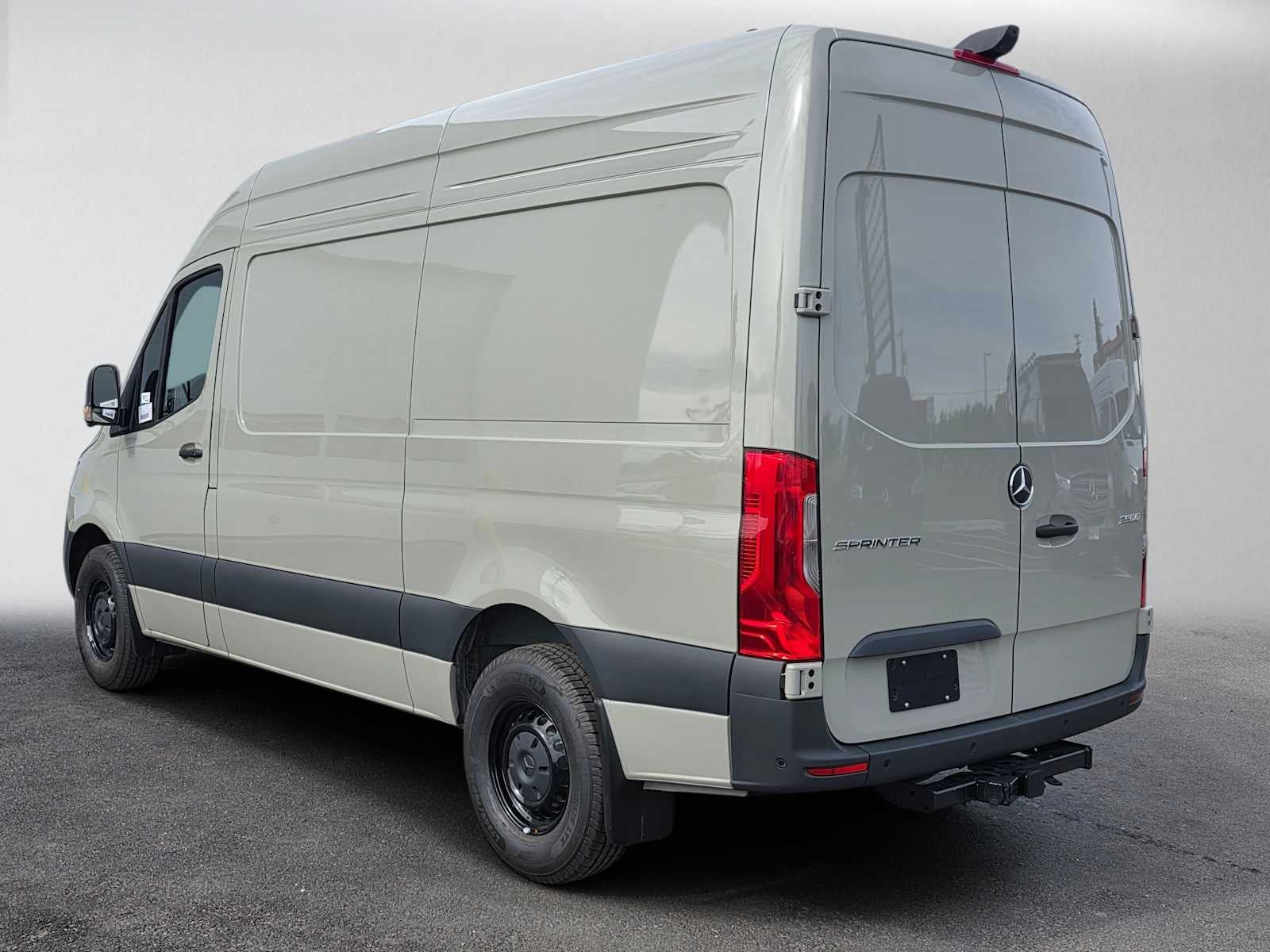 2026 Mercedes-Benz Sprinter 2500 Standard Roof I4 Diesel 144 RWD