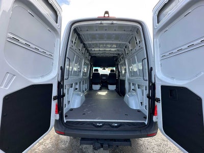 2025 Mercedes-Benz Sprinter Cargo Van 2500 Standard Roof I4 Diesel 144 RWD