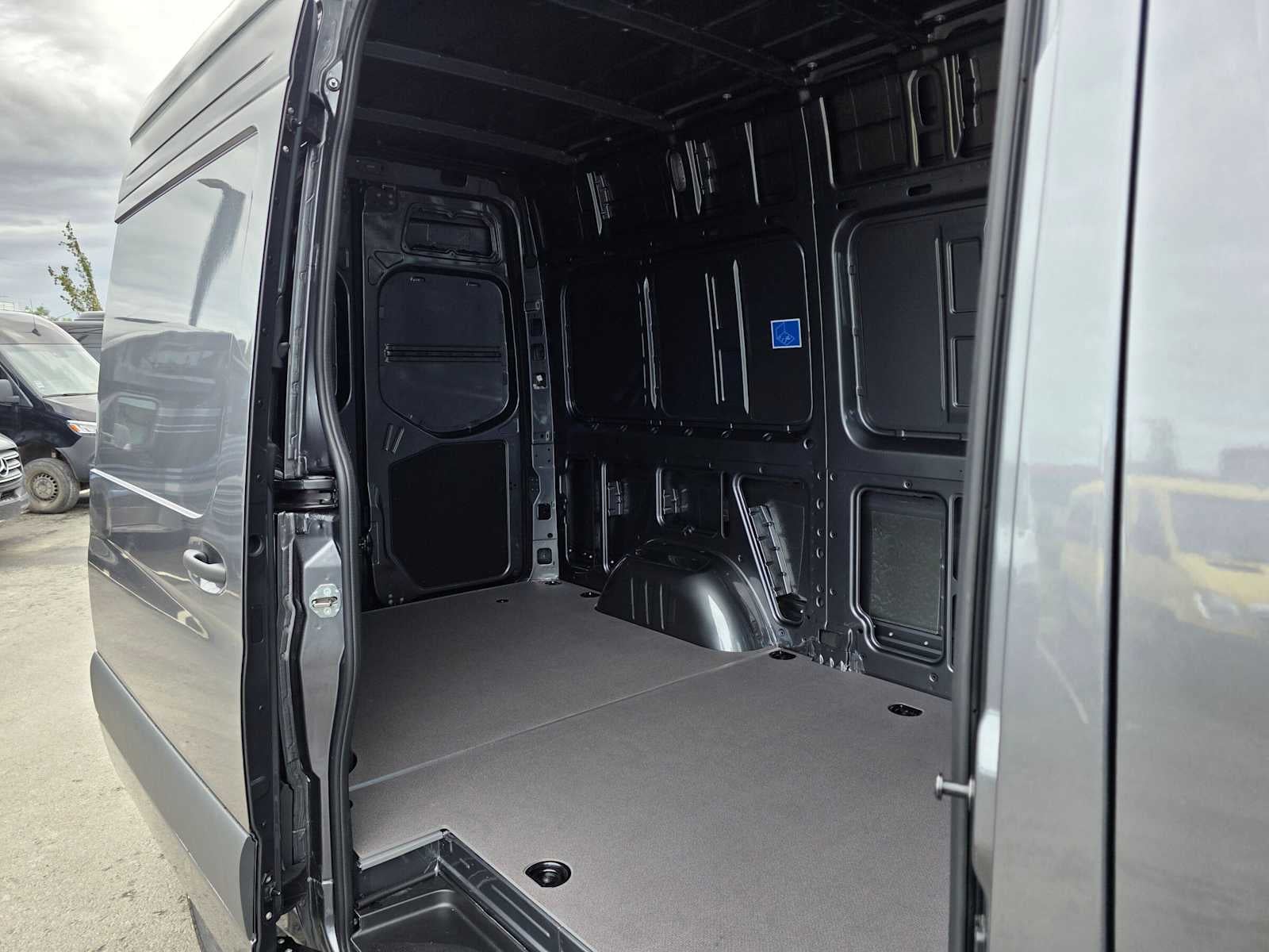 2026 Mercedes-Benz Sprinter 2500 Standard Roof I4 Diesel 144 RWD