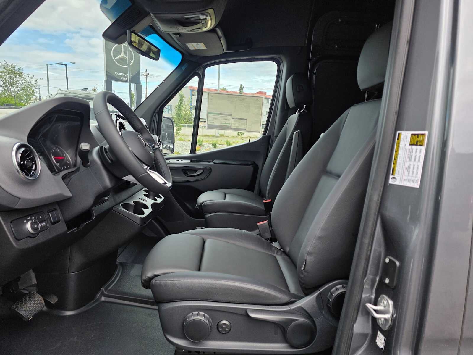 2026 Mercedes-Benz Sprinter 2500 Standard Roof I4 Diesel 144 RWD
