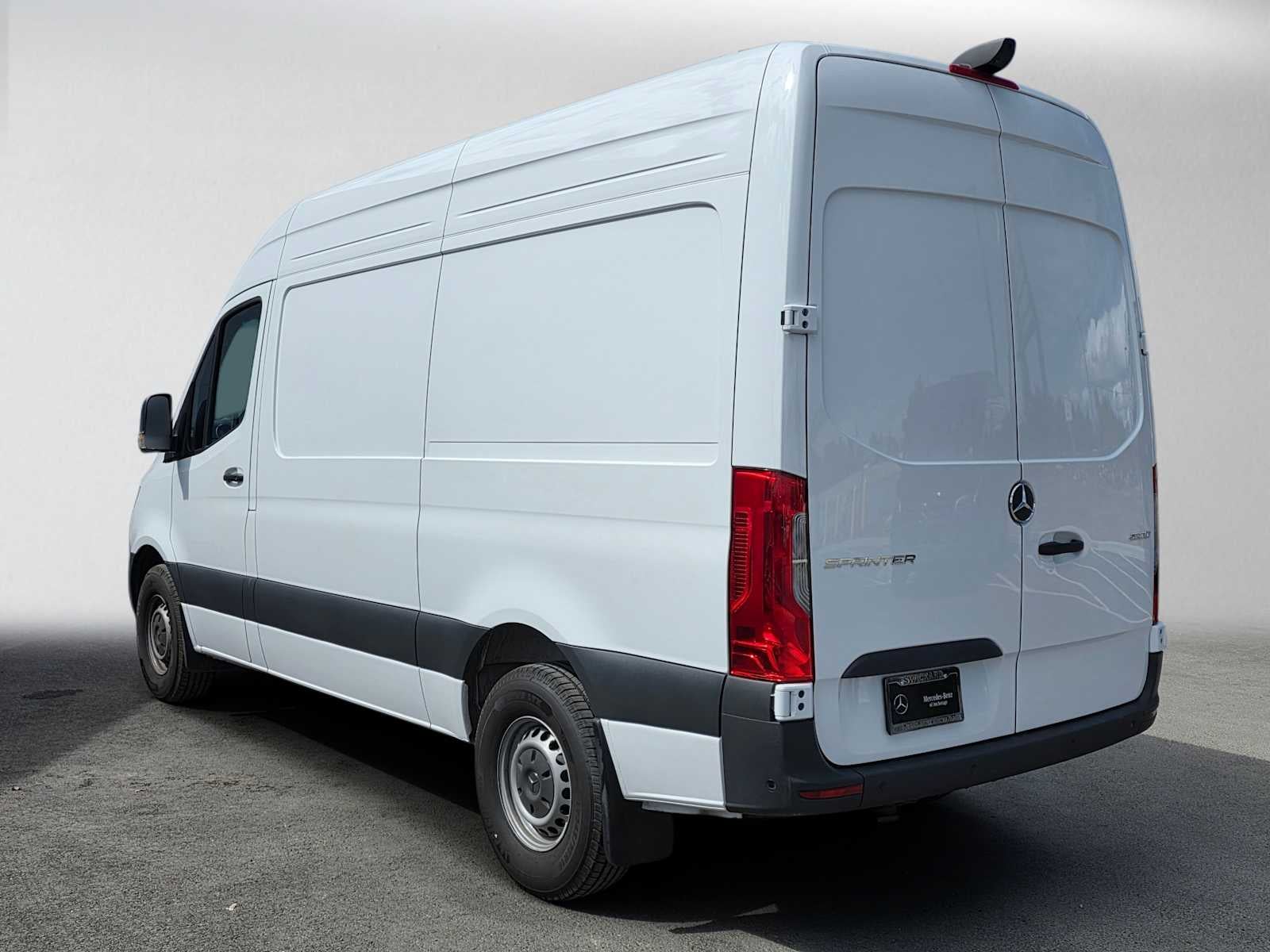 2026 Mercedes-Benz Sprinter 2500 Standard Roof I4 Diesel HO 144 RWD