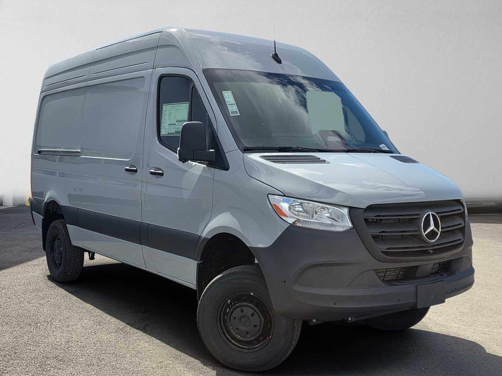 2025 Mercedes-Benz Sprinter Cargo Van 2500 Standard Roof I4 Diesel HO 144 AWD