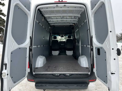 2025 Mercedes-Benz Sprinter 2500 Standard Roof I4 Diesel HO 144" AWD