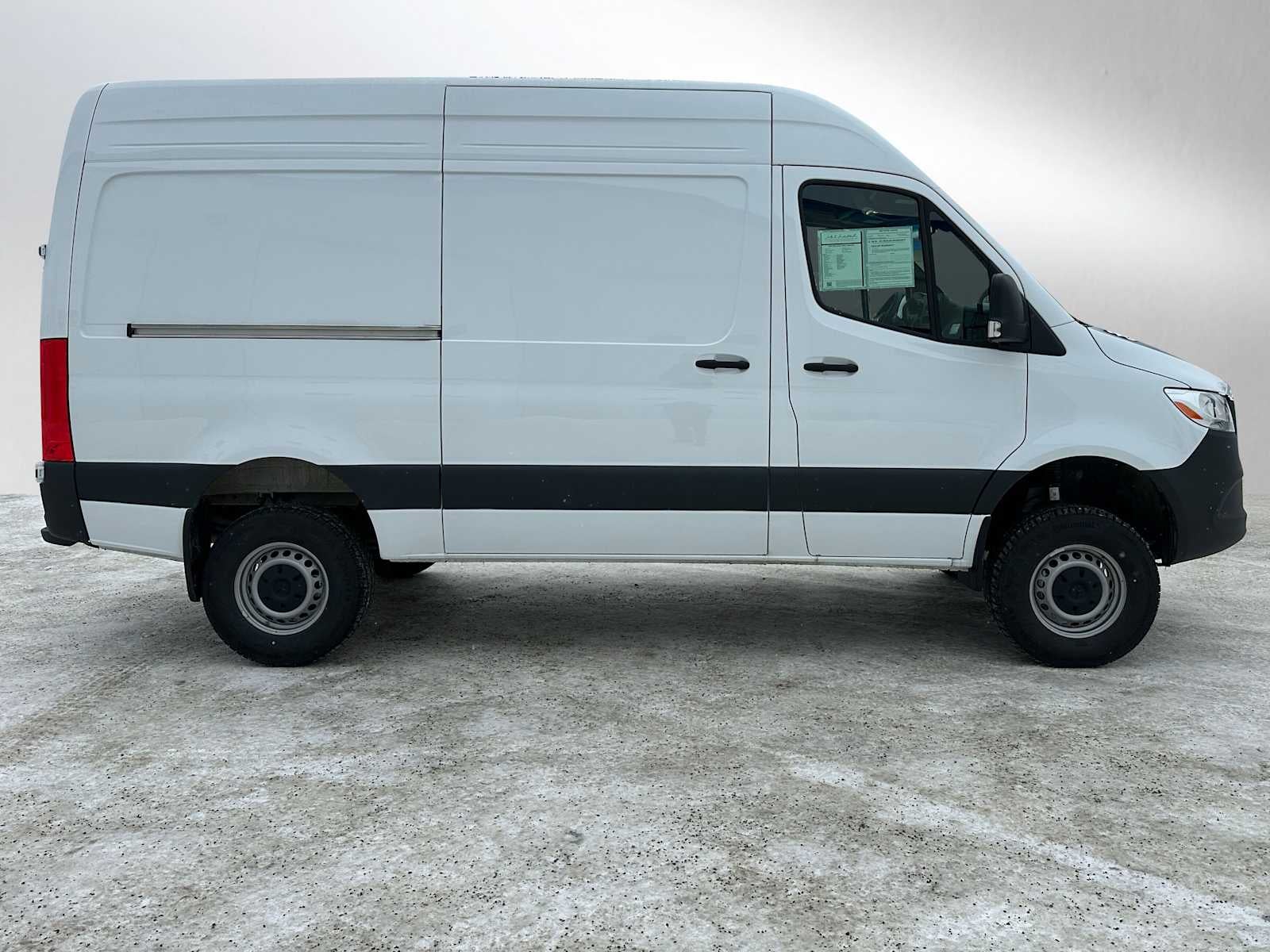 2025 Mercedes-Benz Sprinter 2500 Standard Roof I4 Diesel HO 144" AWD