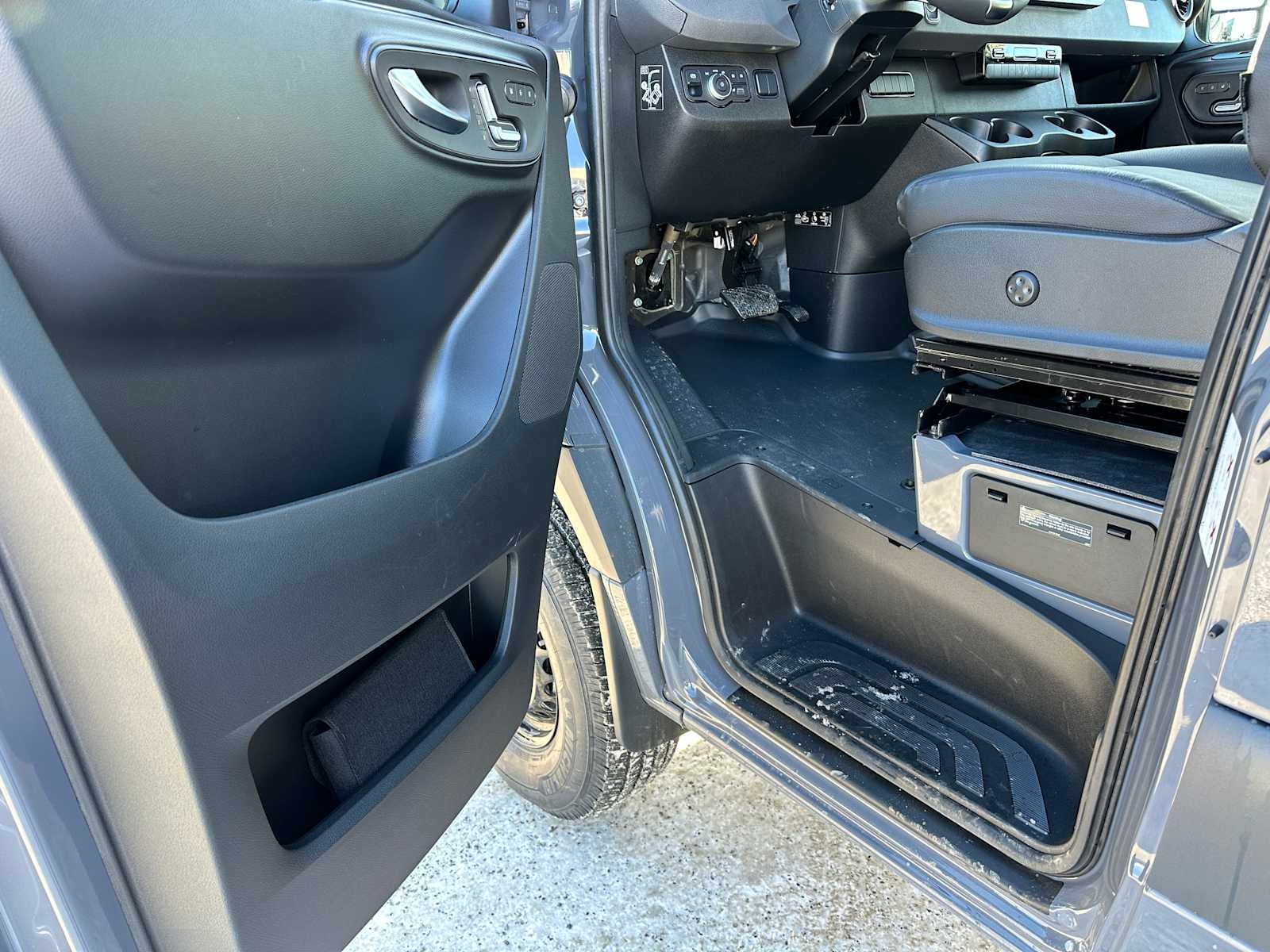 2026 Mercedes-Benz Sprinter 2500 Standard Roof I4 Diesel HO 144" AWD