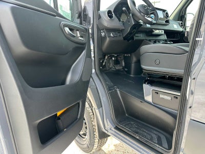 2026 Mercedes-Benz Sprinter 2500 Standard Roof I4 Diesel HO 144 AWD