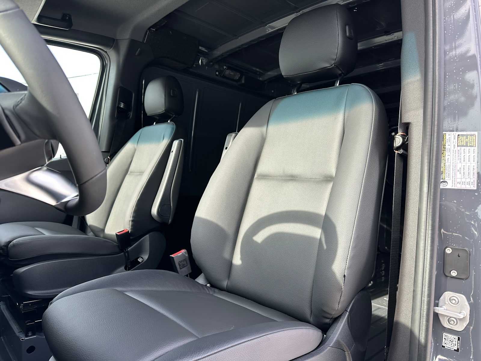 2026 Mercedes-Benz Sprinter 2500 Standard Roof I4 Diesel HO 144 AWD