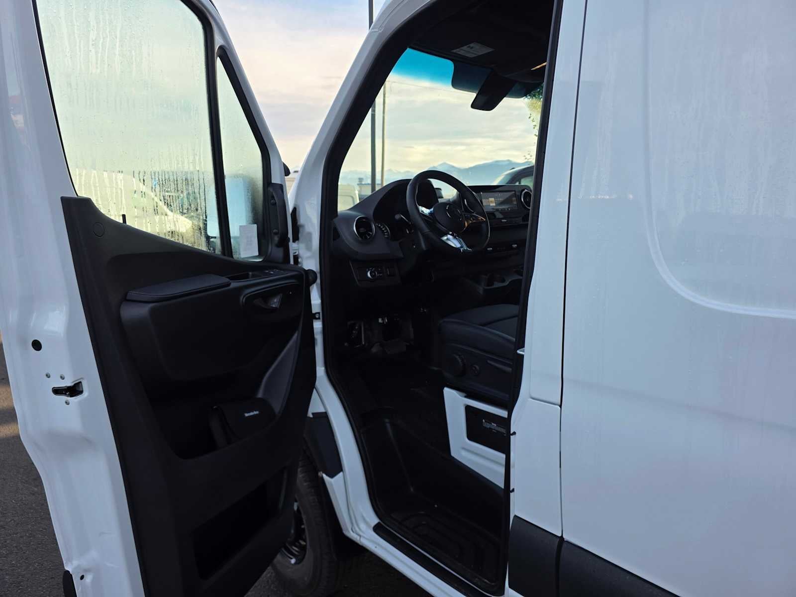 2026 Mercedes-Benz Sprinter Cargo 2500 Standard Roof I4 Diesel HO 144 AWD