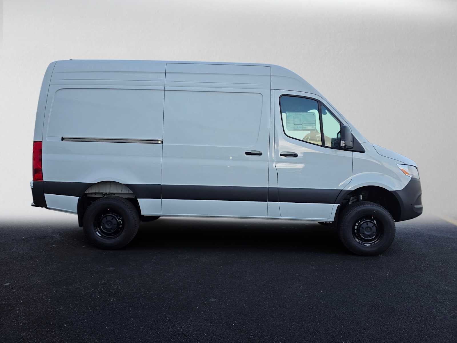 2026 Mercedes-Benz Sprinter Cargo 2500 Standard Roof I4 Diesel HO 144 AWD