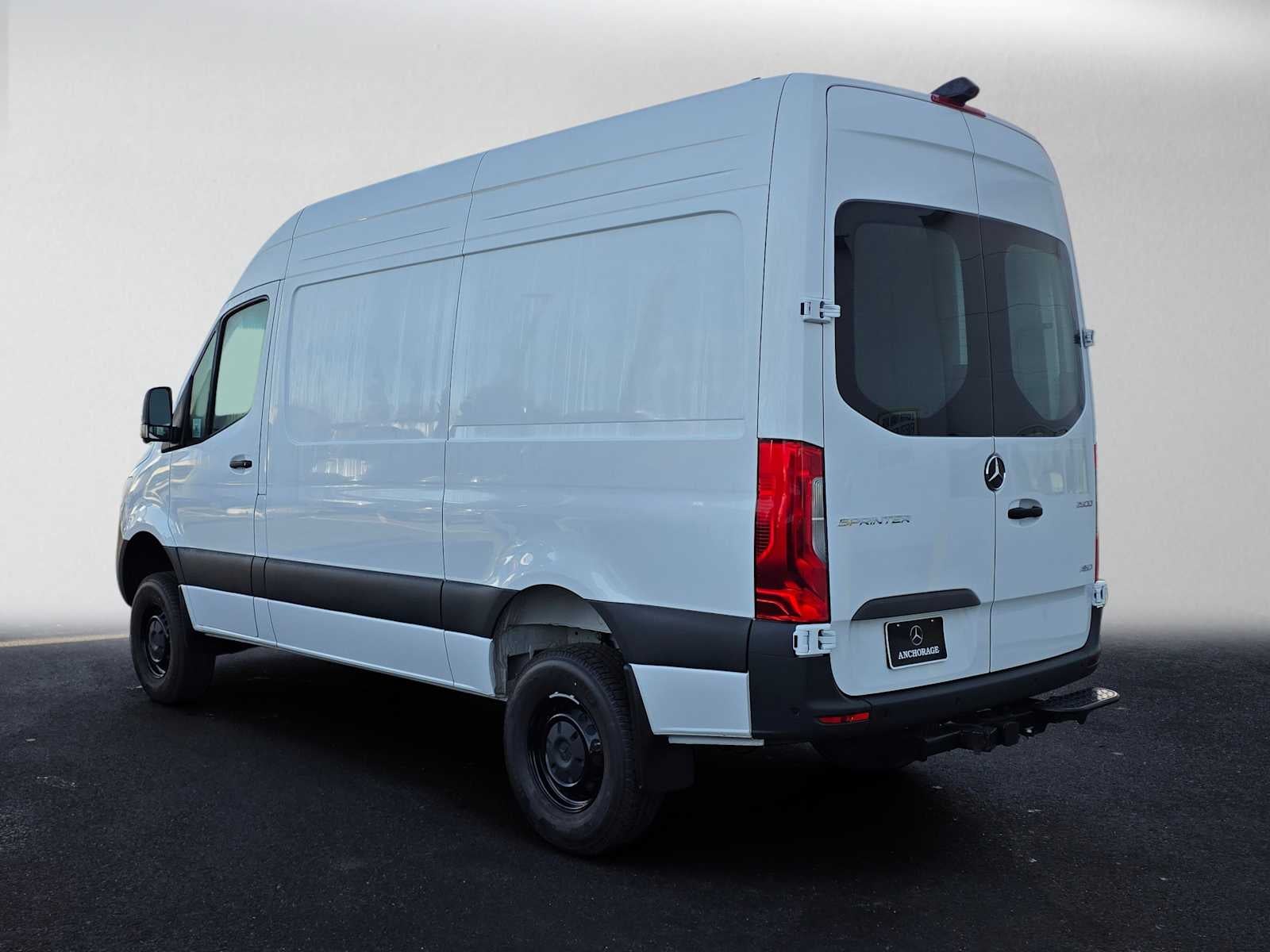 2026 Mercedes-Benz Sprinter Cargo 2500 Standard Roof I4 Diesel HO 144 AWD