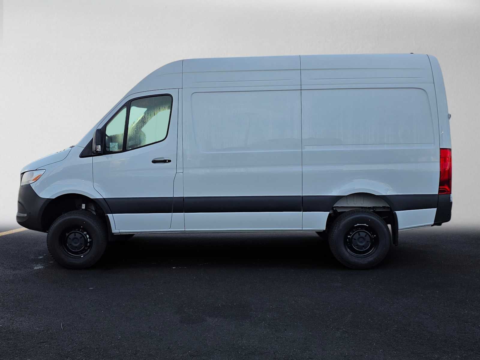 2026 Mercedes-Benz Sprinter Cargo 2500 Standard Roof I4 Diesel HO 144 AWD