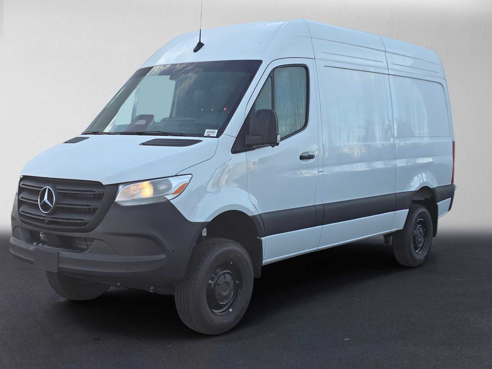 2026 Mercedes-Benz Sprinter Cargo 2500 Standard Roof I4 Diesel HO 144 AWD