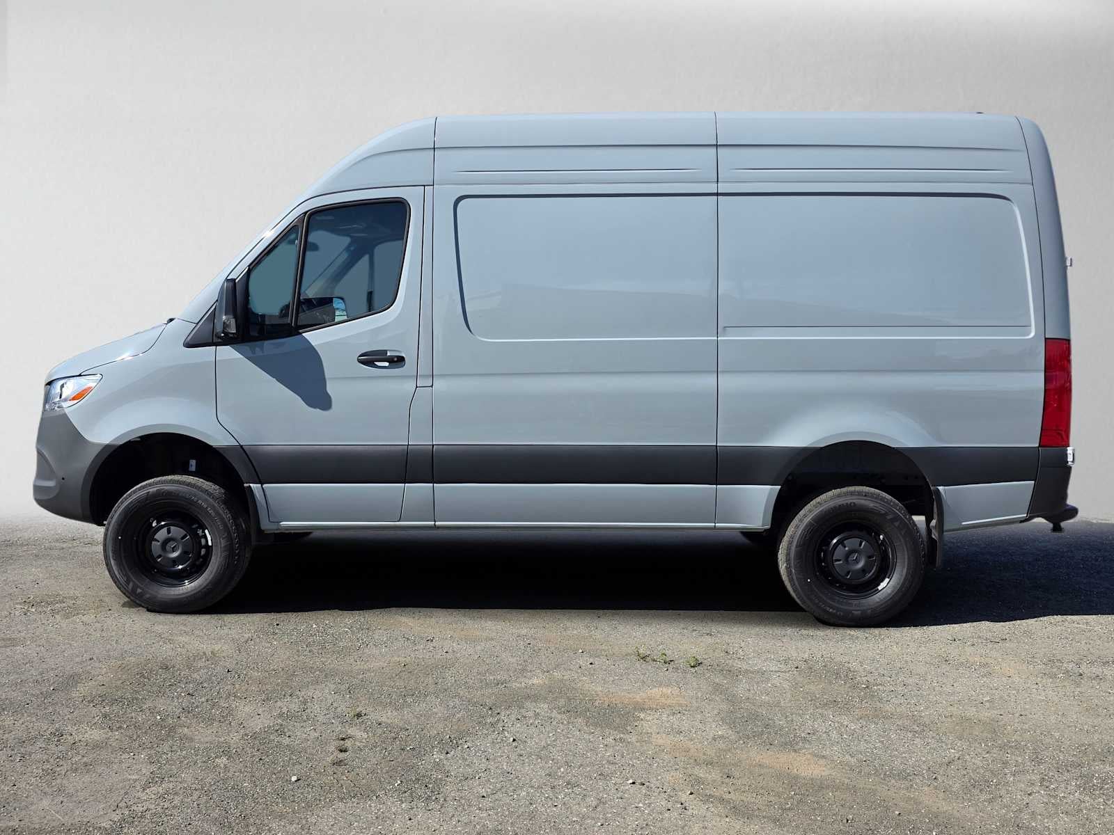 2025 Mercedes-Benz Sprinter Cargo Van 2500 Standard Roof I4 Diesel HO 144 AWD