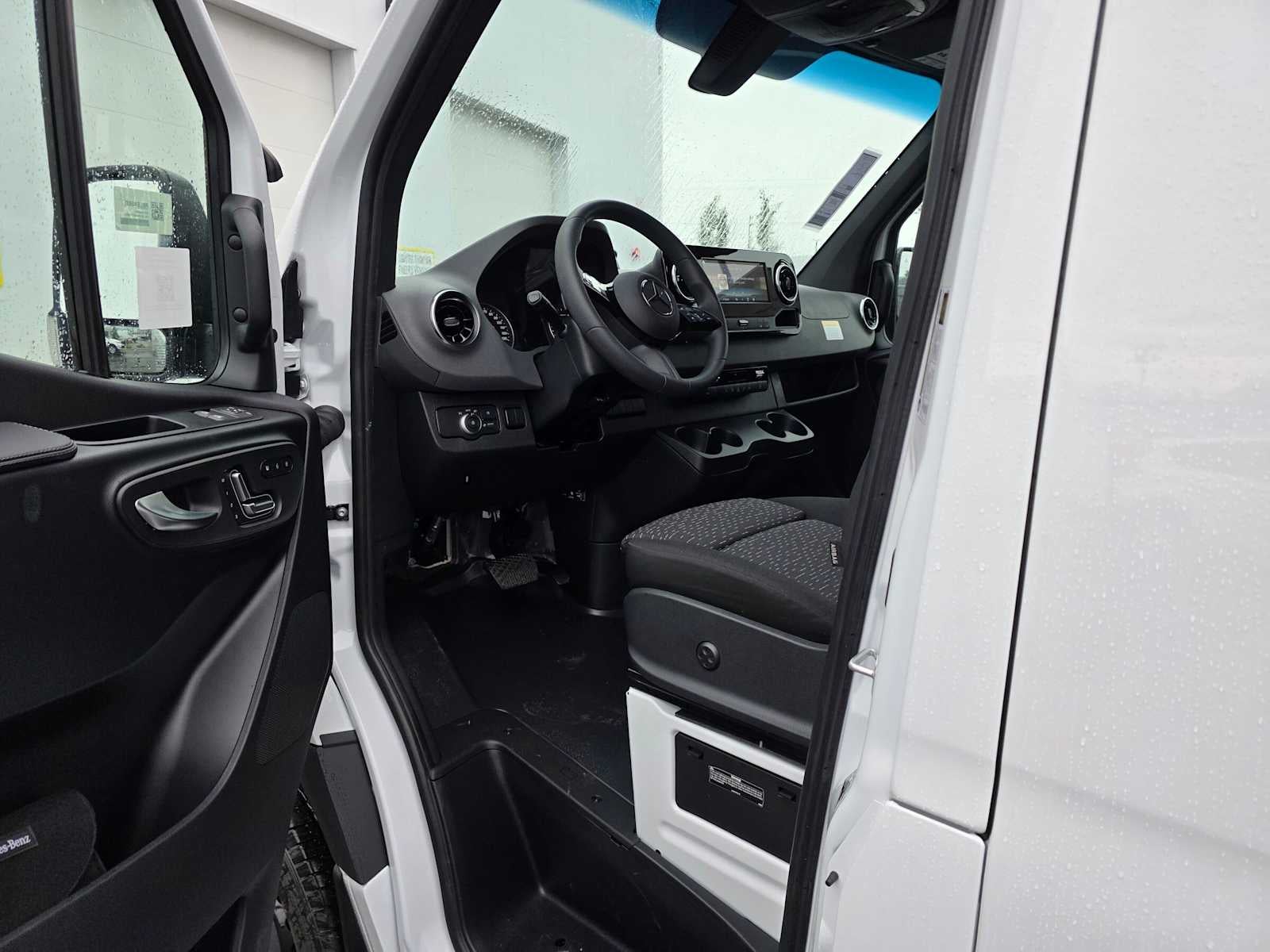 2026 Mercedes-Benz Sprinter 2500 Standard Roof I4 Diesel HO 144 AWD