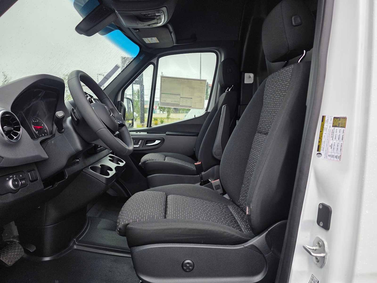 2026 Mercedes-Benz Sprinter 2500 Standard Roof I4 Diesel HO 144 AWD