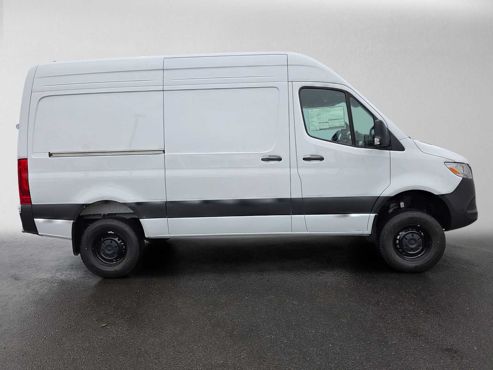 2026 Mercedes-Benz Sprinter 2500 Standard Roof I4 Diesel HO 144 AWD