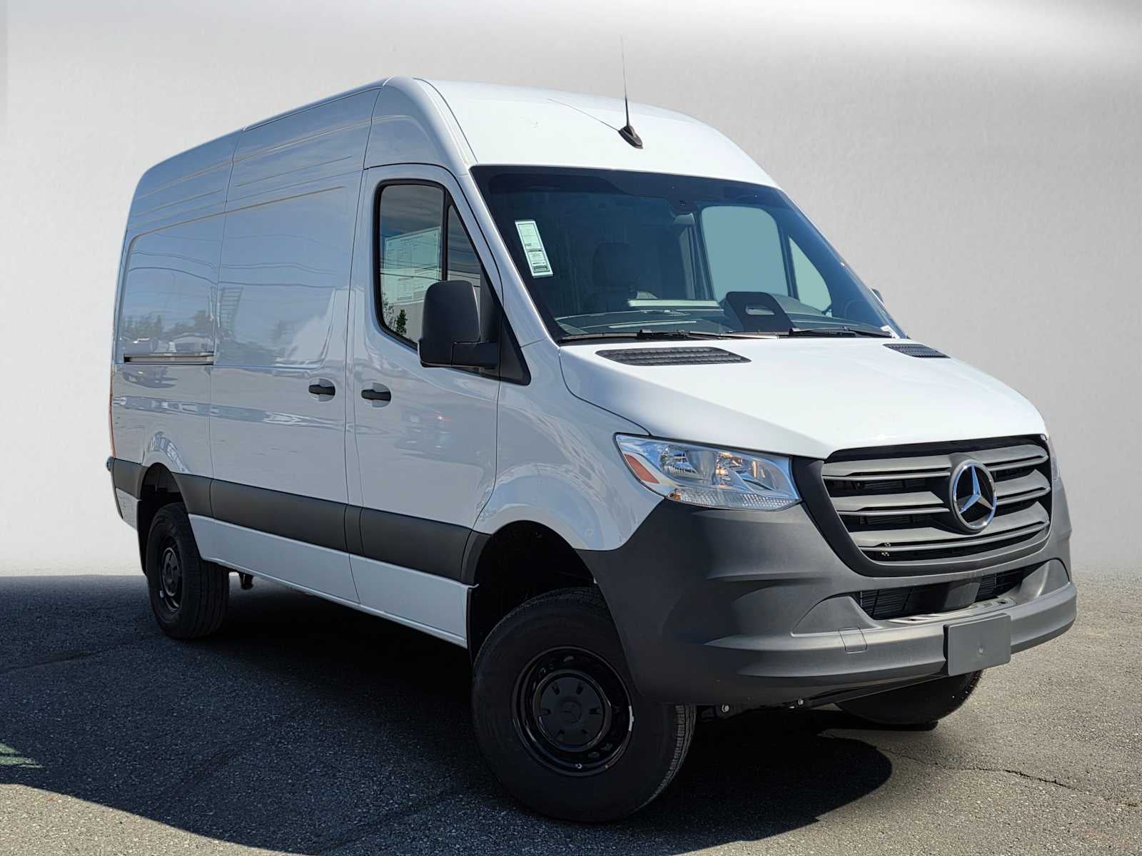 2025 Mercedes-Benz Sprinter Cargo Van 2500 Standard Roof I4 Diesel HO 144 AWD