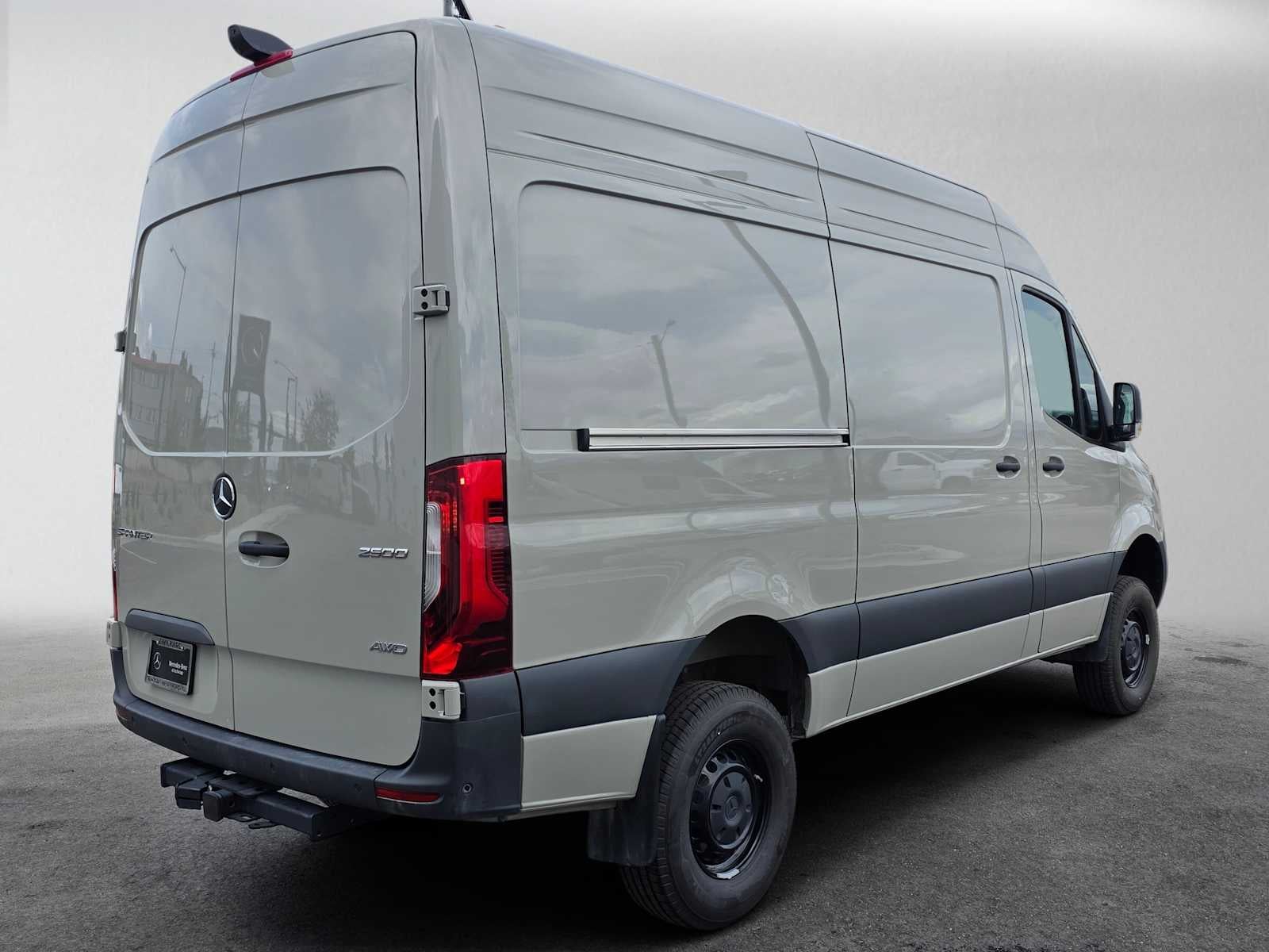 2026 Mercedes-Benz Sprinter 2500 Standard Roof I4 Diesel HO 144 AWD