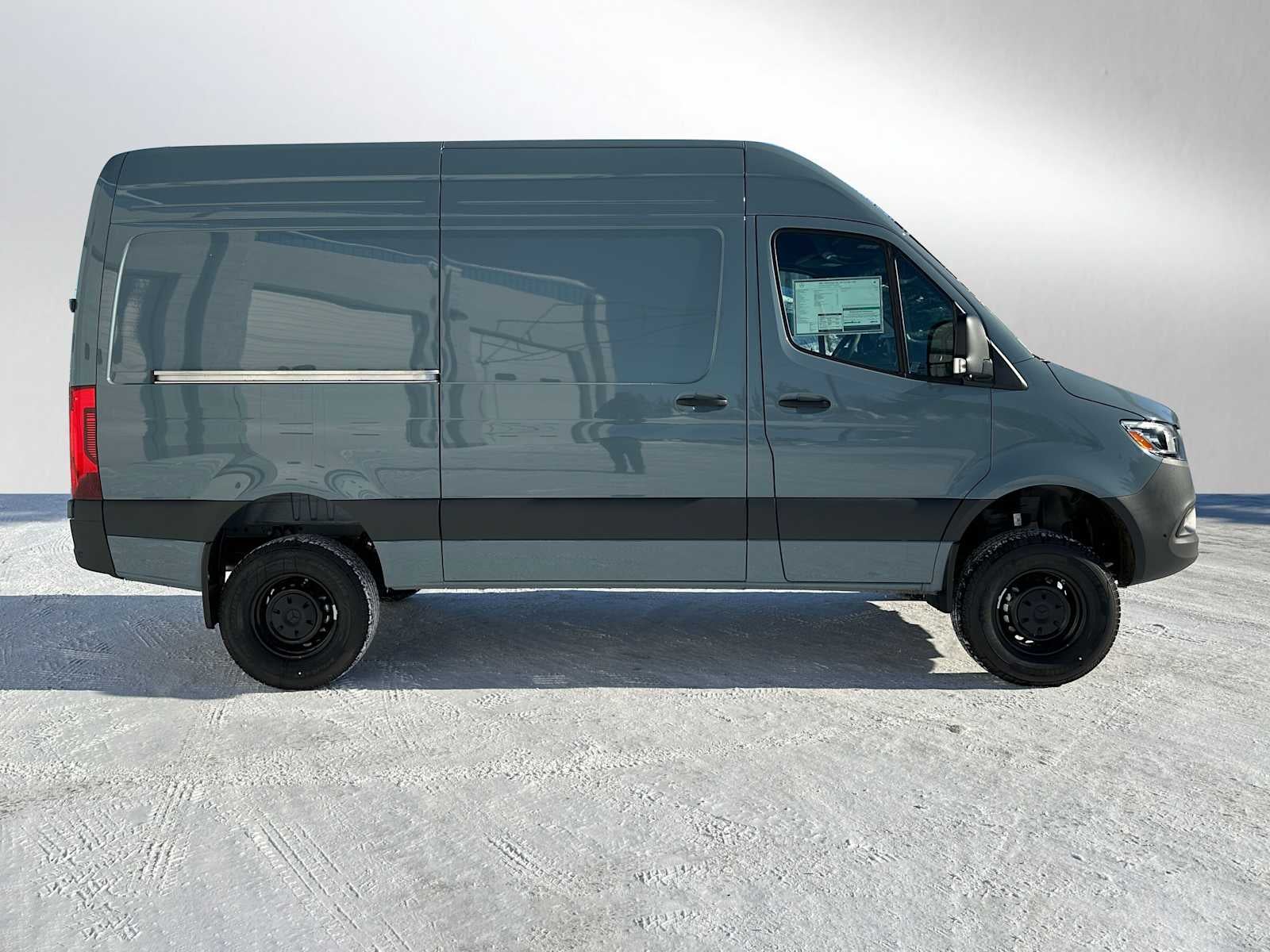 2026 Mercedes-Benz Sprinter 2500 Standard Roof I4 Diesel HO 144 AWD