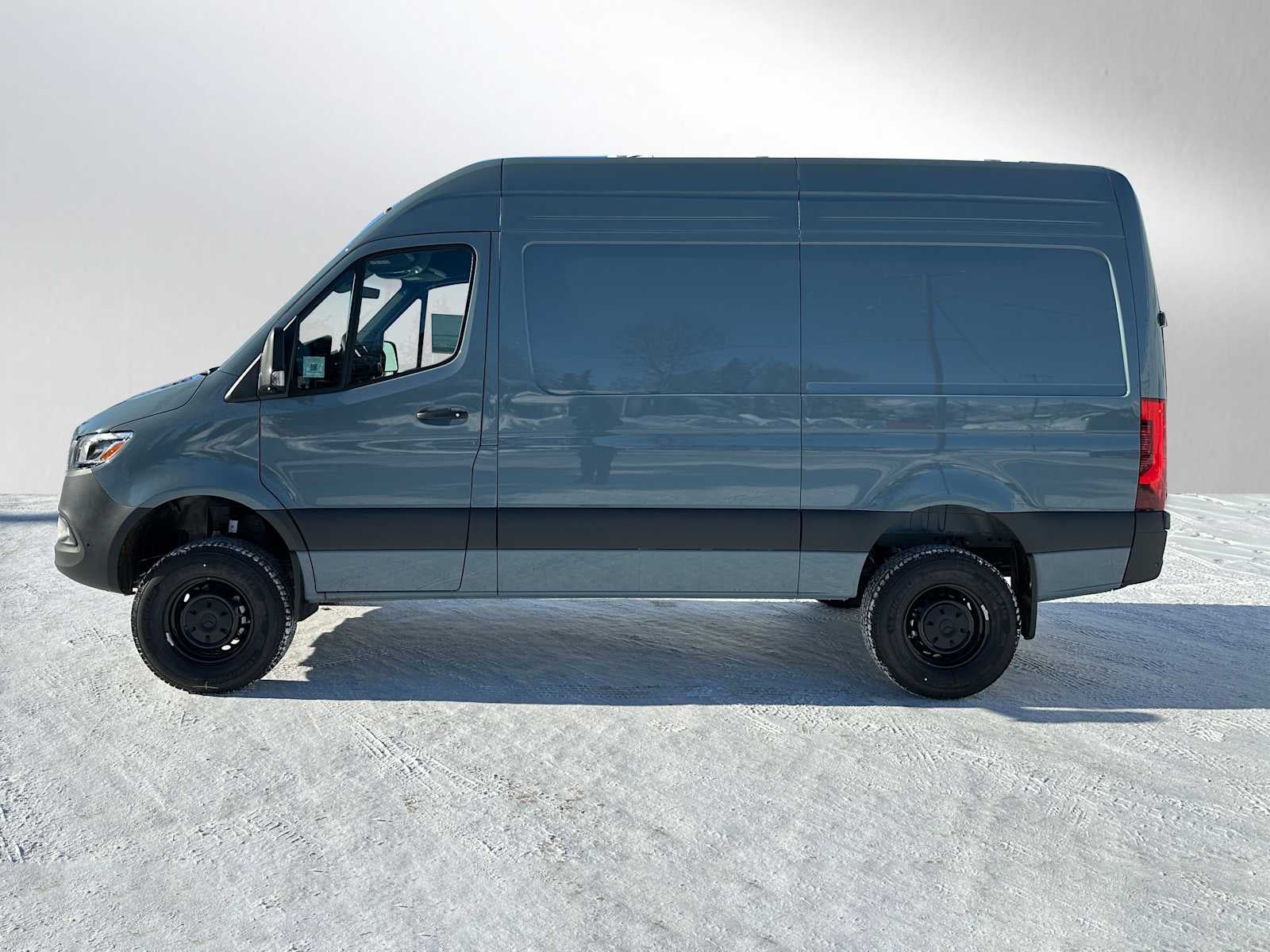 2026 Mercedes-Benz Sprinter 2500 Standard Roof I4 Diesel HO 144 AWD