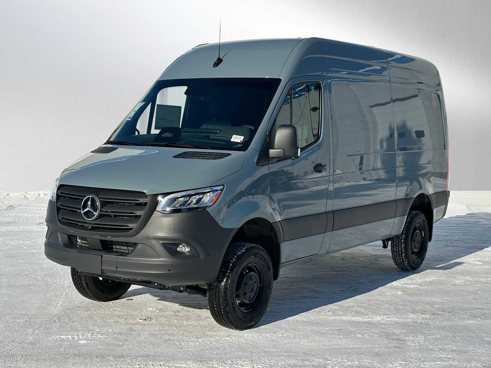 2026 Mercedes-Benz Sprinter 2500 Standard Roof I4 Diesel HO 144 AWD