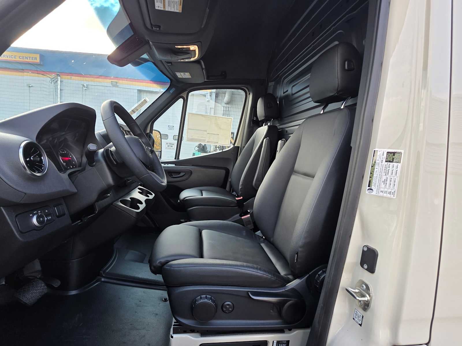 2025 Mercedes-Benz Sprinter Cargo 2500 Standard Roof I4 Diesel HO 144 AWD