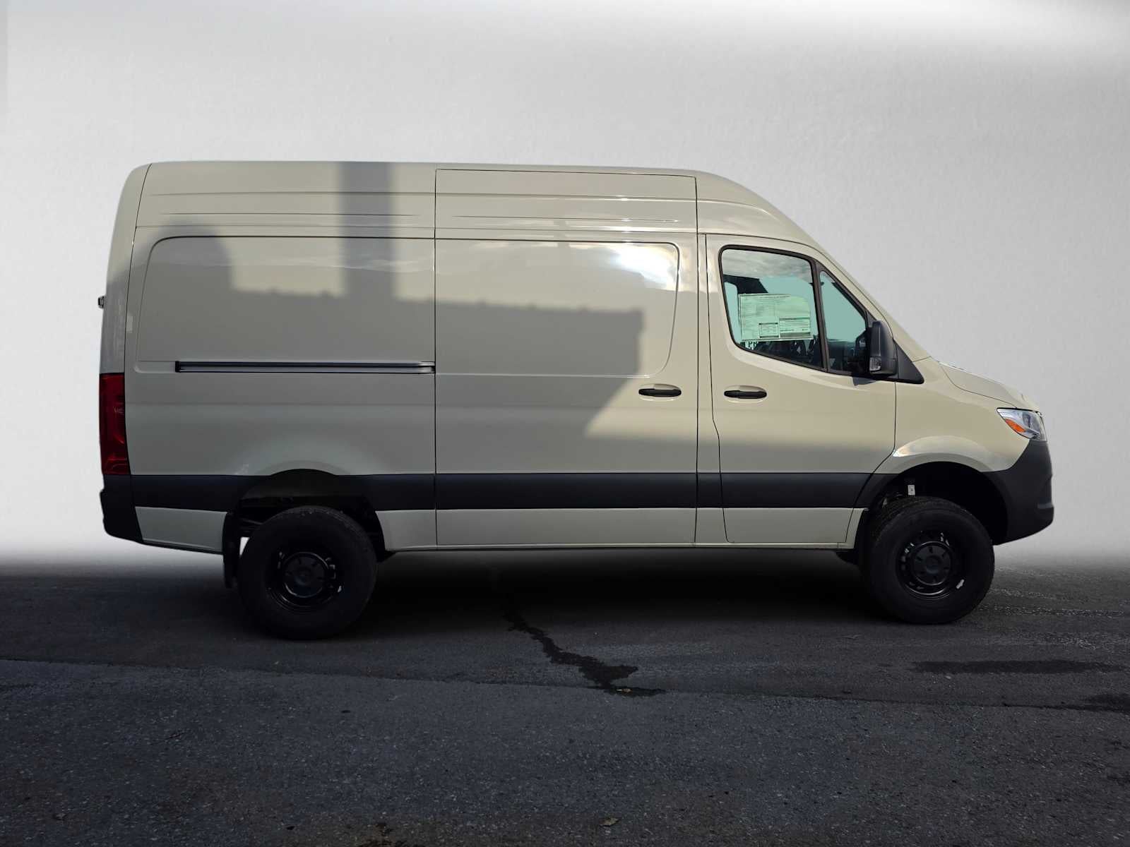 2025 Mercedes-Benz Sprinter Cargo 2500 Standard Roof I4 Diesel HO 144 AWD