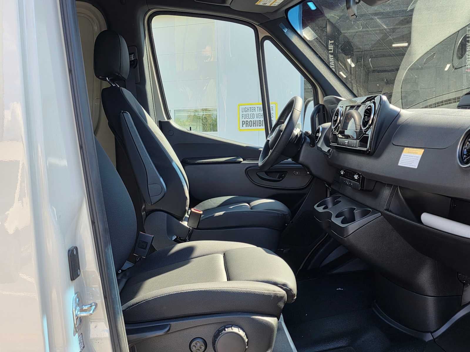 2026 Mercedes-Benz Sprinter 2500 Standard Roof I4 Diesel HO 144 AWD