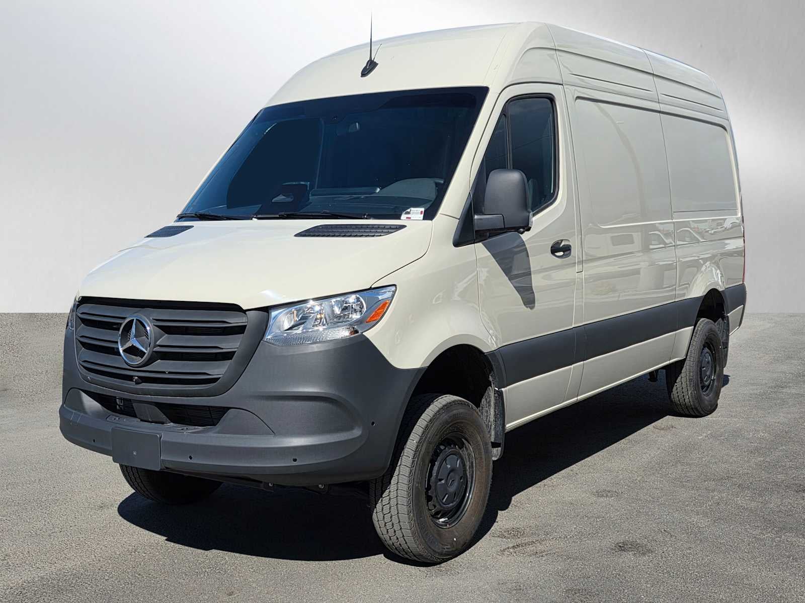 2026 Mercedes-Benz Sprinter 2500 Standard Roof I4 Diesel HO 144 AWD