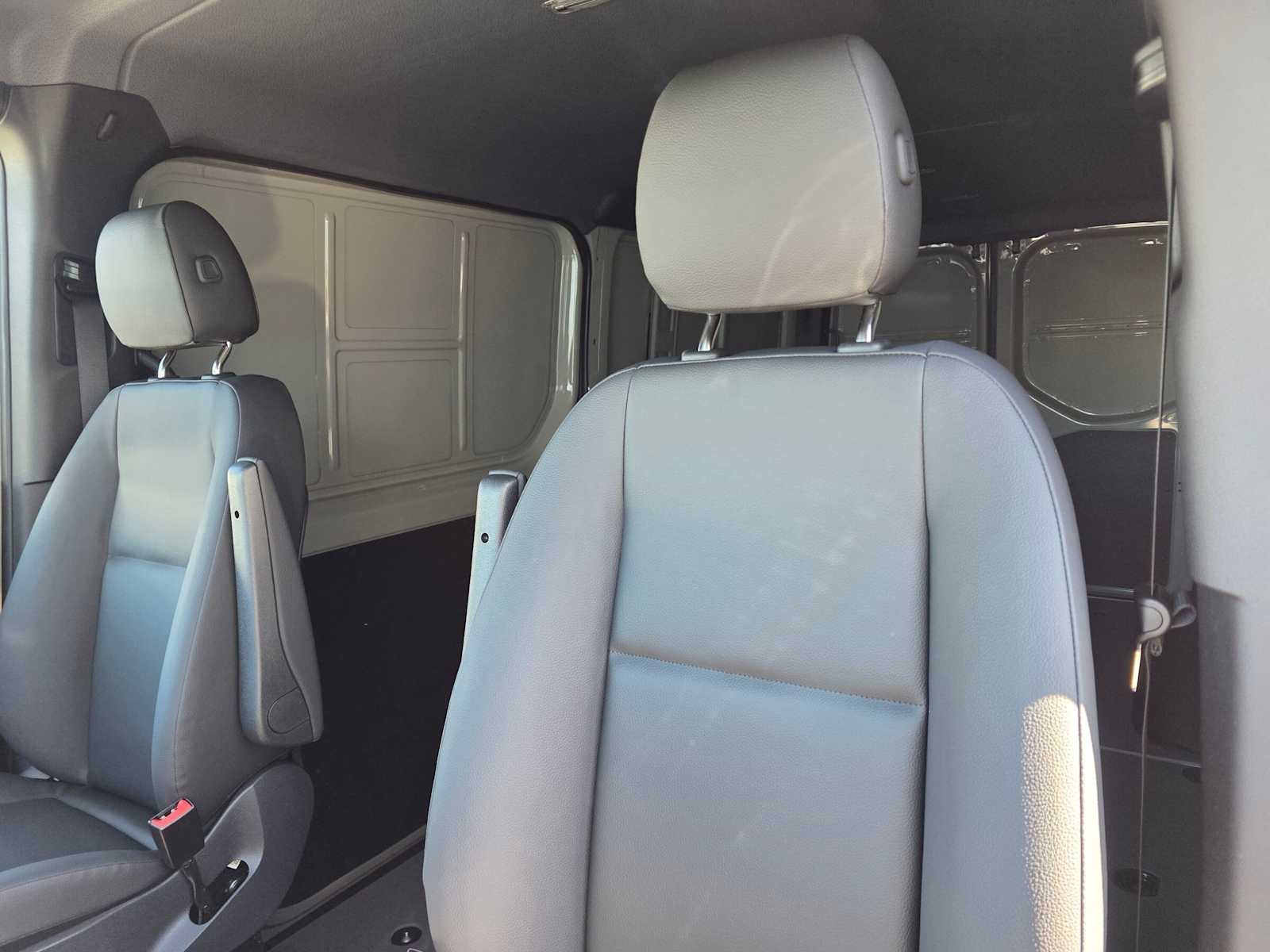 2026 Mercedes-Benz Sprinter 2500 Standard Roof I4 Diesel HO 144 AWD