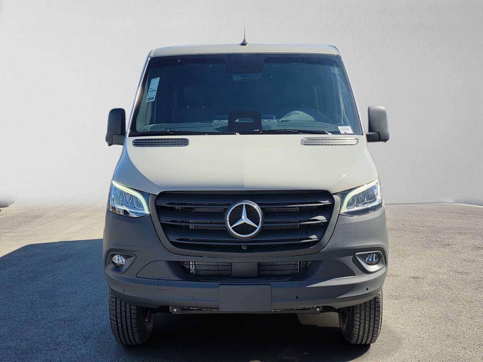 2026 Mercedes-Benz Sprinter 2500 Standard Roof I4 Diesel HO 144 AWD