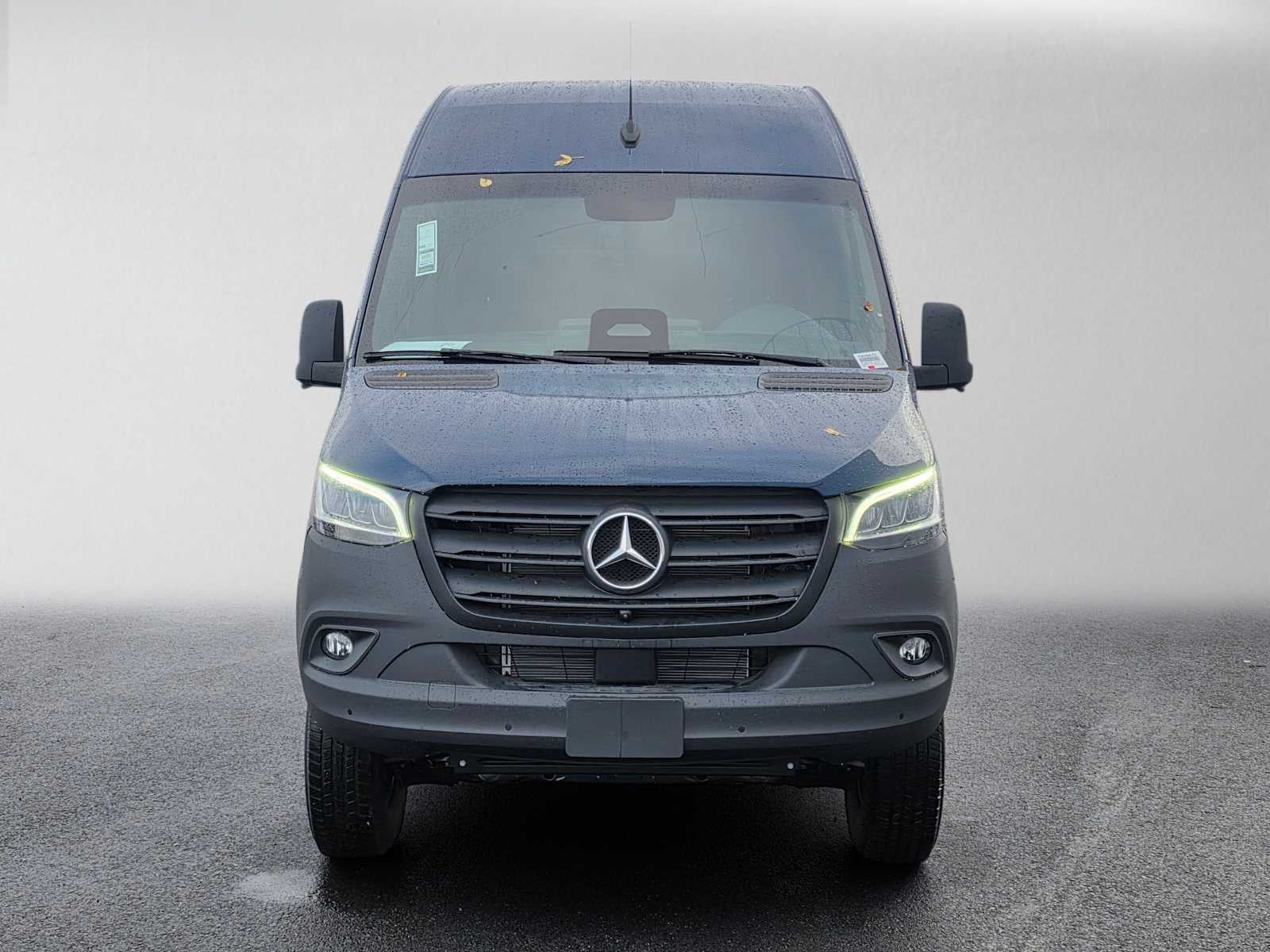 2026 Mercedes-Benz Sprinter Cargo 2500 Standard Roof I4 Diesel HO 144 AWD