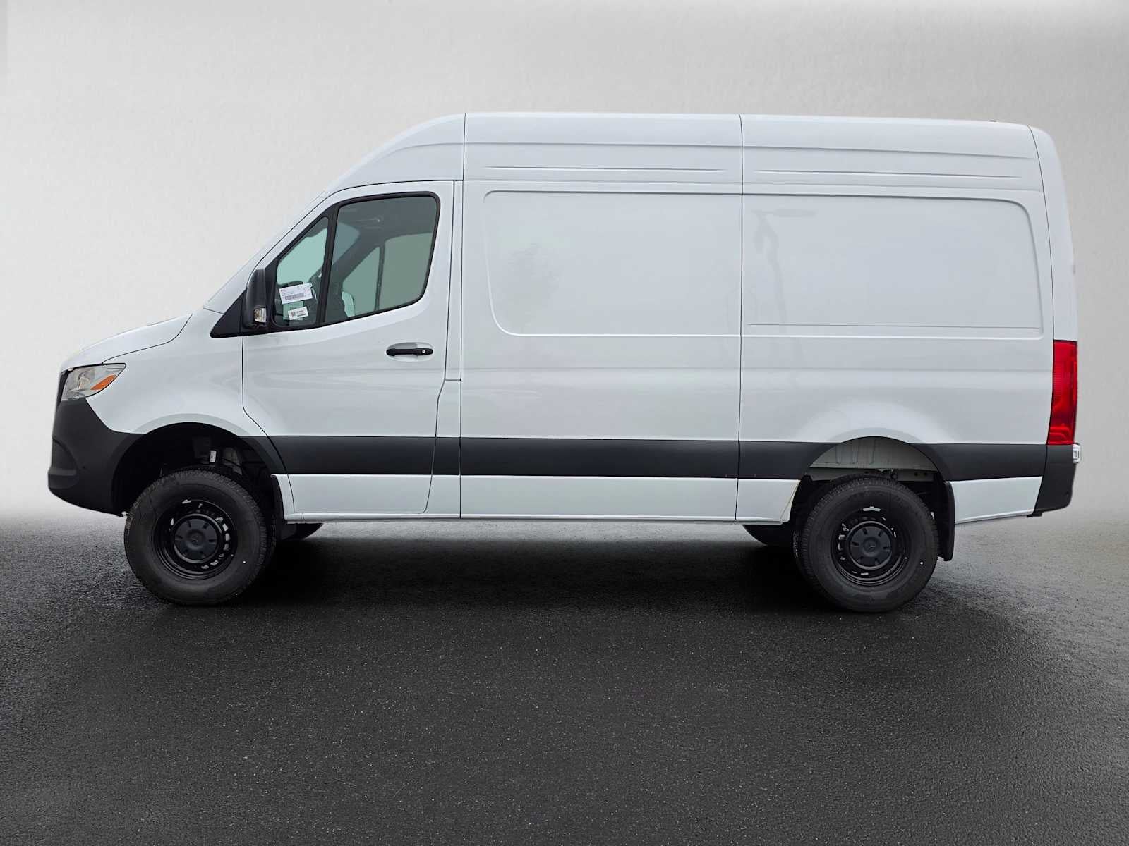 2026 Mercedes-Benz Sprinter 2500 Standard Roof I4 Diesel HO 144 AWD