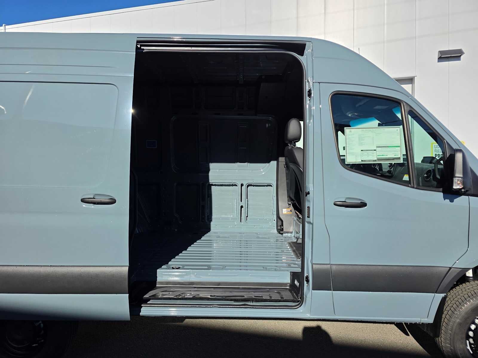 2026 Mercedes-Benz Sprinter Cargo 2500 Standard Roof I4 Diesel HO 144 AWD