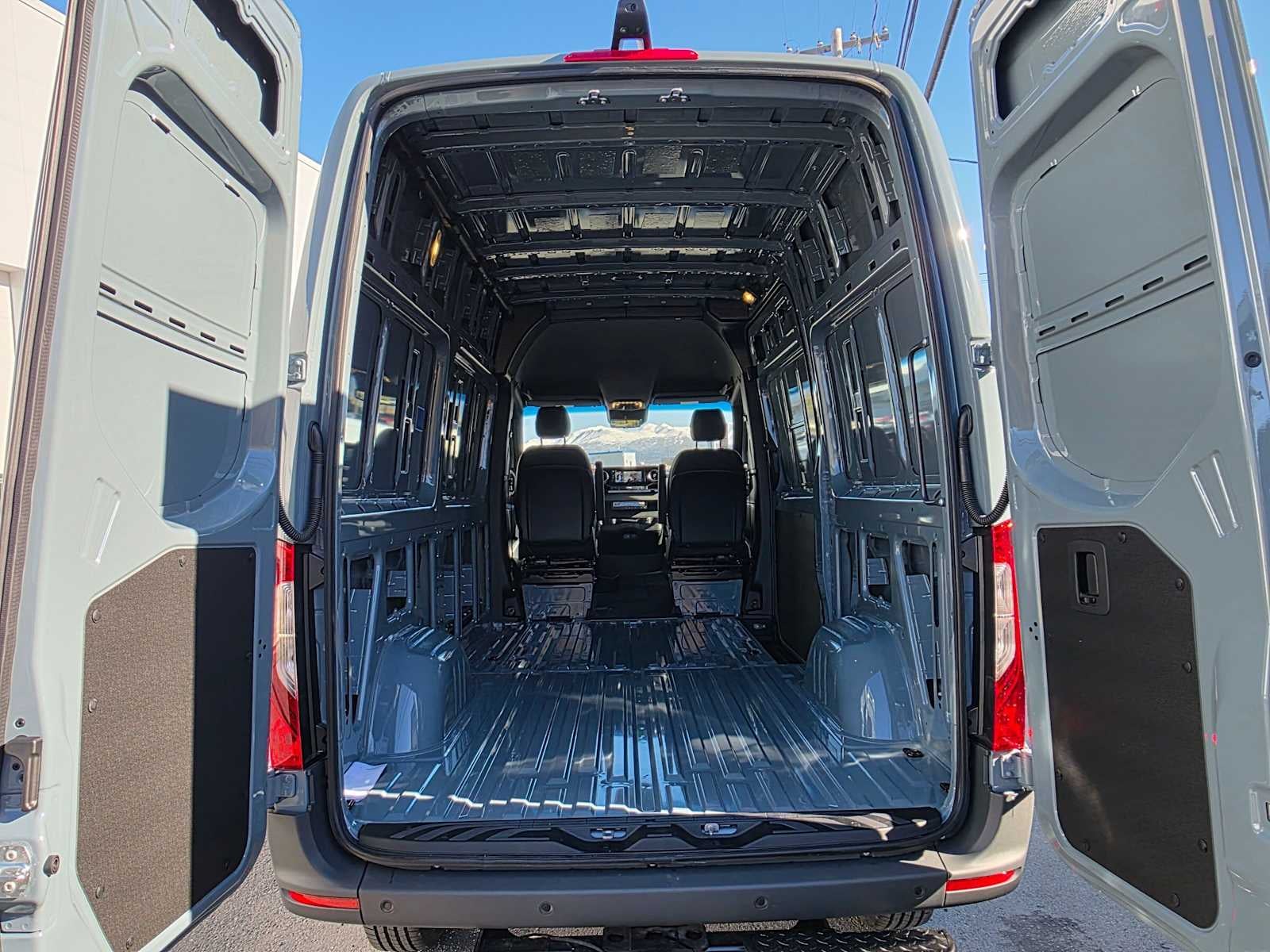 2026 Mercedes-Benz Sprinter Cargo 2500 Standard Roof I4 Diesel HO 144 AWD