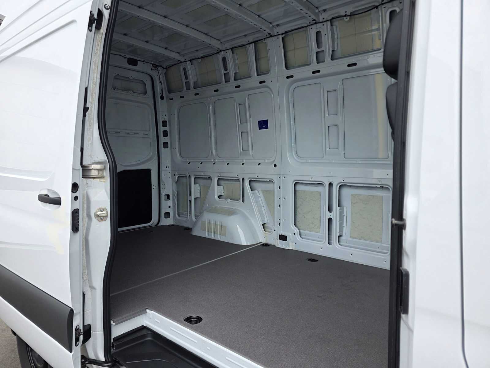 2025 Mercedes-Benz Sprinter Cargo Van 2500 Standard Roof I4 Diesel HO 144 AWD