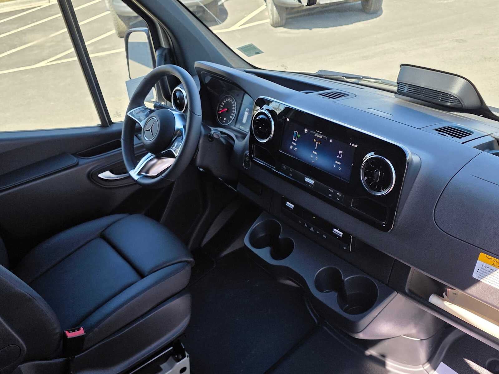 2026 Mercedes-Benz Sprinter 2500 Standard Roof I4 Diesel HO 144 AWD