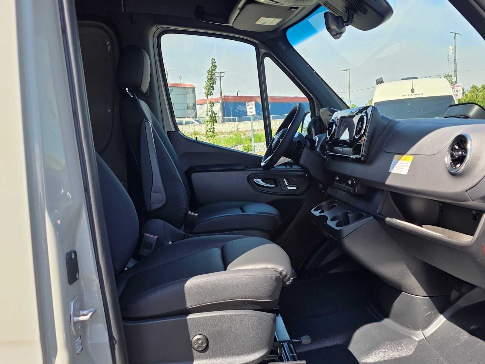 2026 Mercedes-Benz Sprinter 2500 Standard Roof I4 Diesel HO 144 AWD