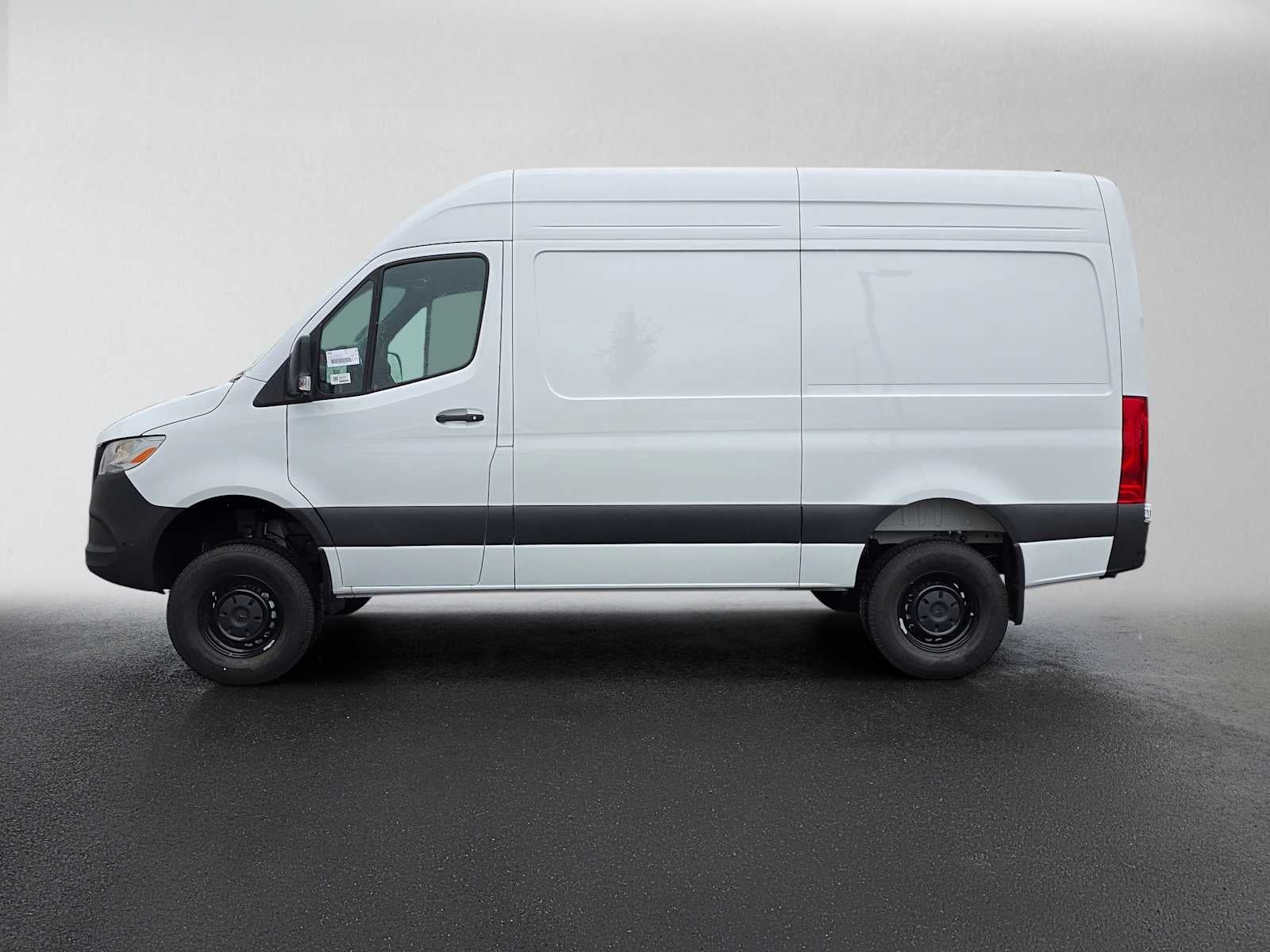 2026 Mercedes-Benz Sprinter 2500 Standard Roof I4 Diesel HO 144 AWD