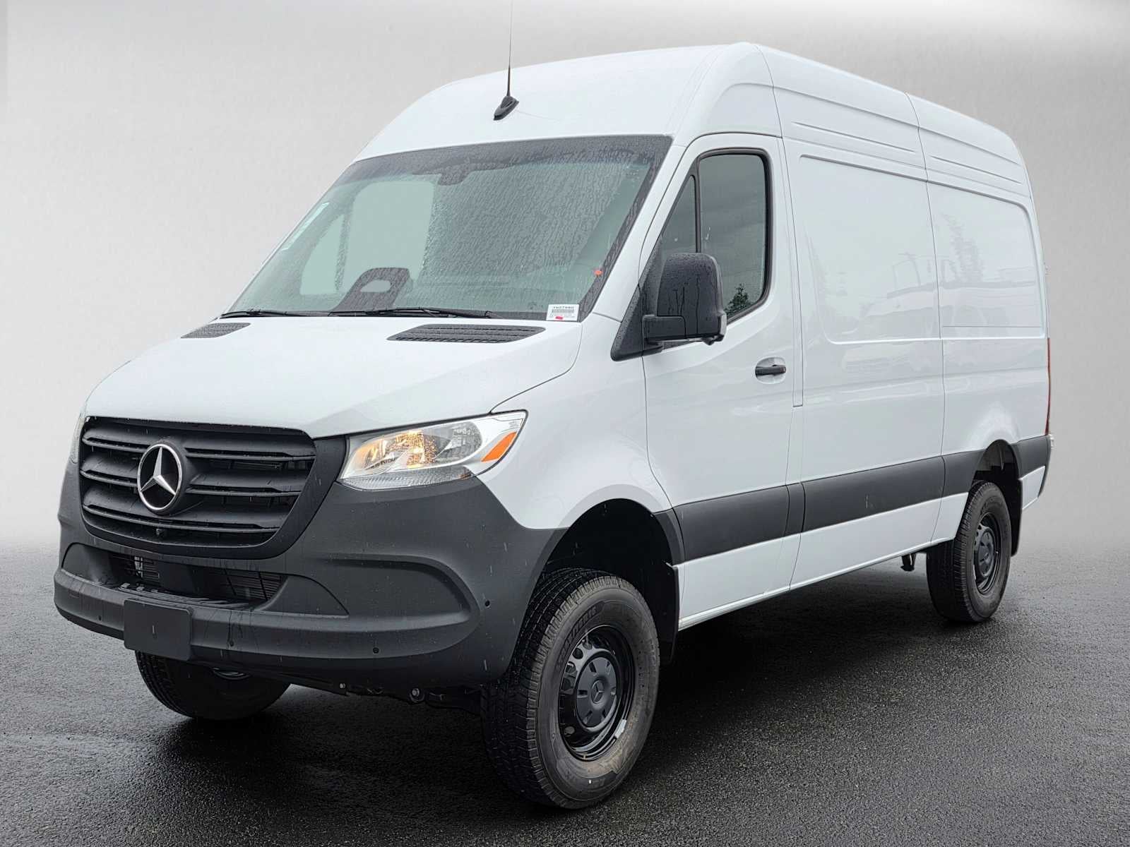 2026 Mercedes-Benz Sprinter 2500 Standard Roof I4 Diesel HO 144 AWD