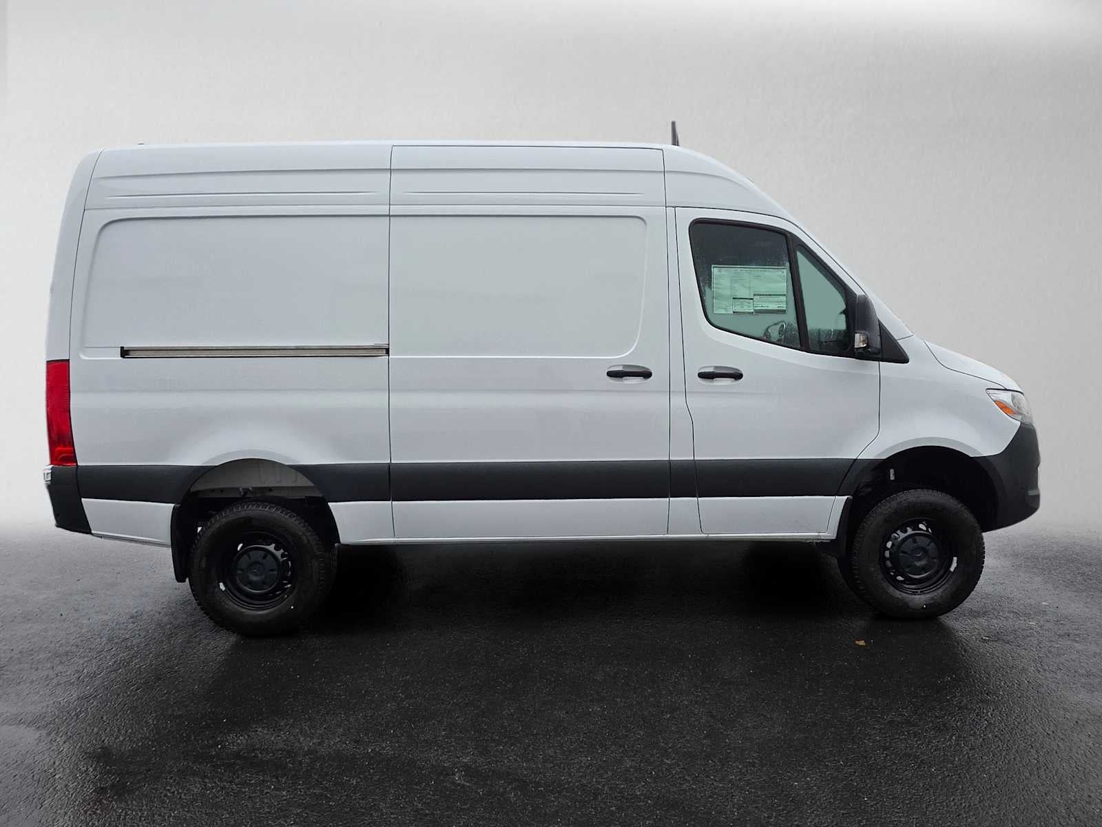 2026 Mercedes-Benz Sprinter Cargo 2500 Standard Roof I4 Diesel HO 144 AWD