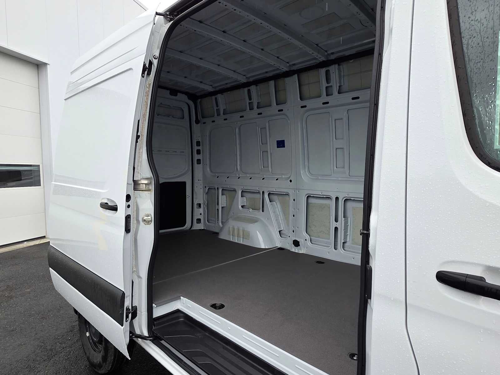 2025 Mercedes-Benz Sprinter Cargo Van 2500 Standard Roof I4 Diesel HO 144 AWD