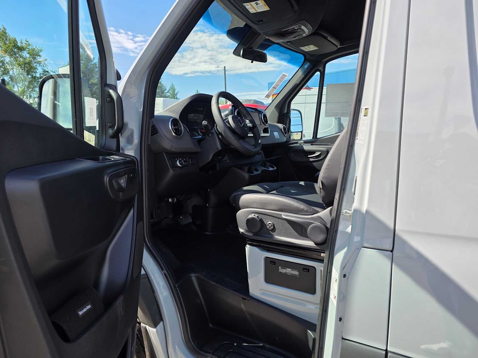 2025 Mercedes-Benz Sprinter Cargo Van 2500 Standard Roof I4 Diesel HO 144 AWD