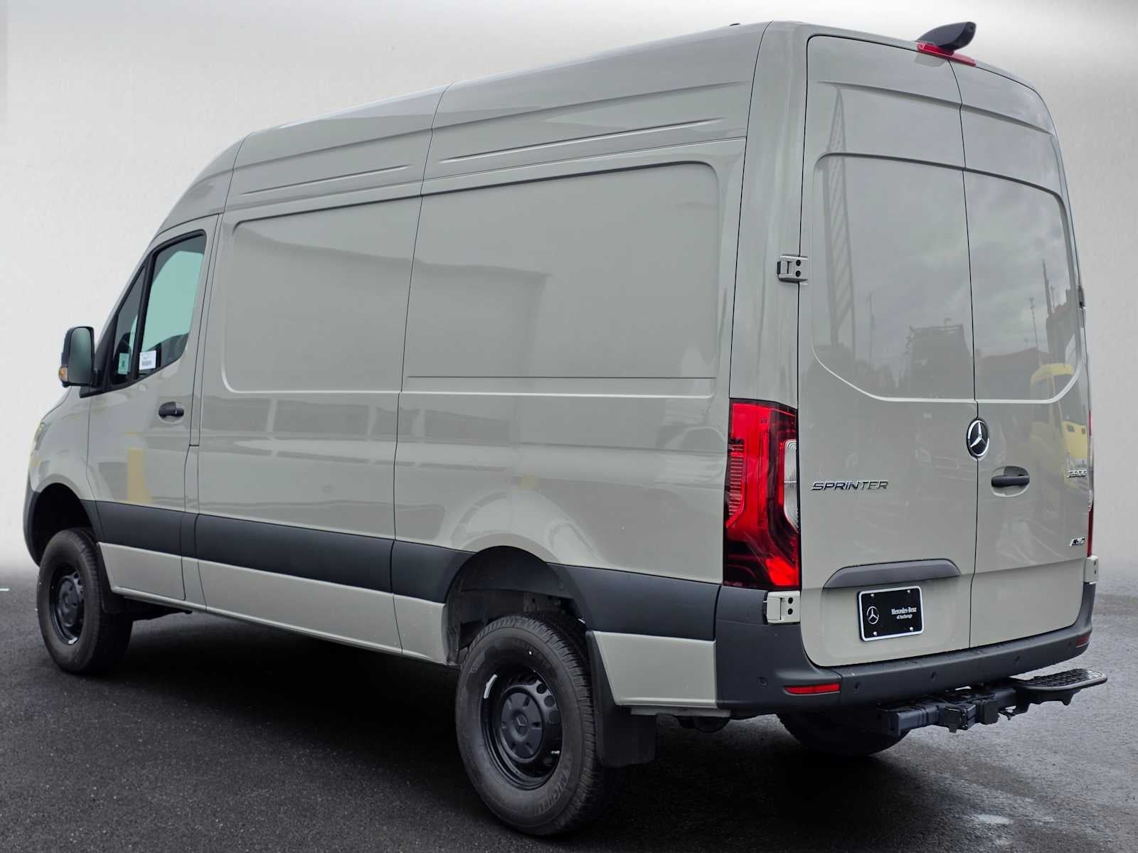 2026 Mercedes-Benz Sprinter 2500 Standard Roof I4 Diesel HO 144 AWD