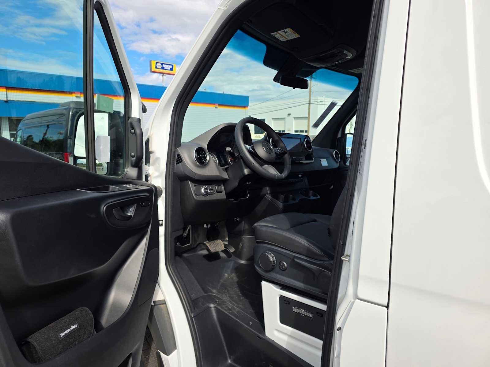 2025 Mercedes-Benz Sprinter Cargo Van 2500 Standard Roof I4 Diesel HO 144 AWD