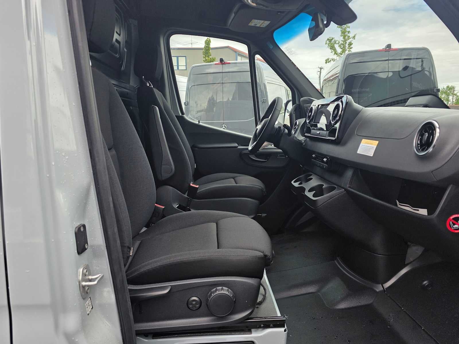 2026 Mercedes-Benz Sprinter 2500 Standard Roof I4 Diesel HO 144 AWD