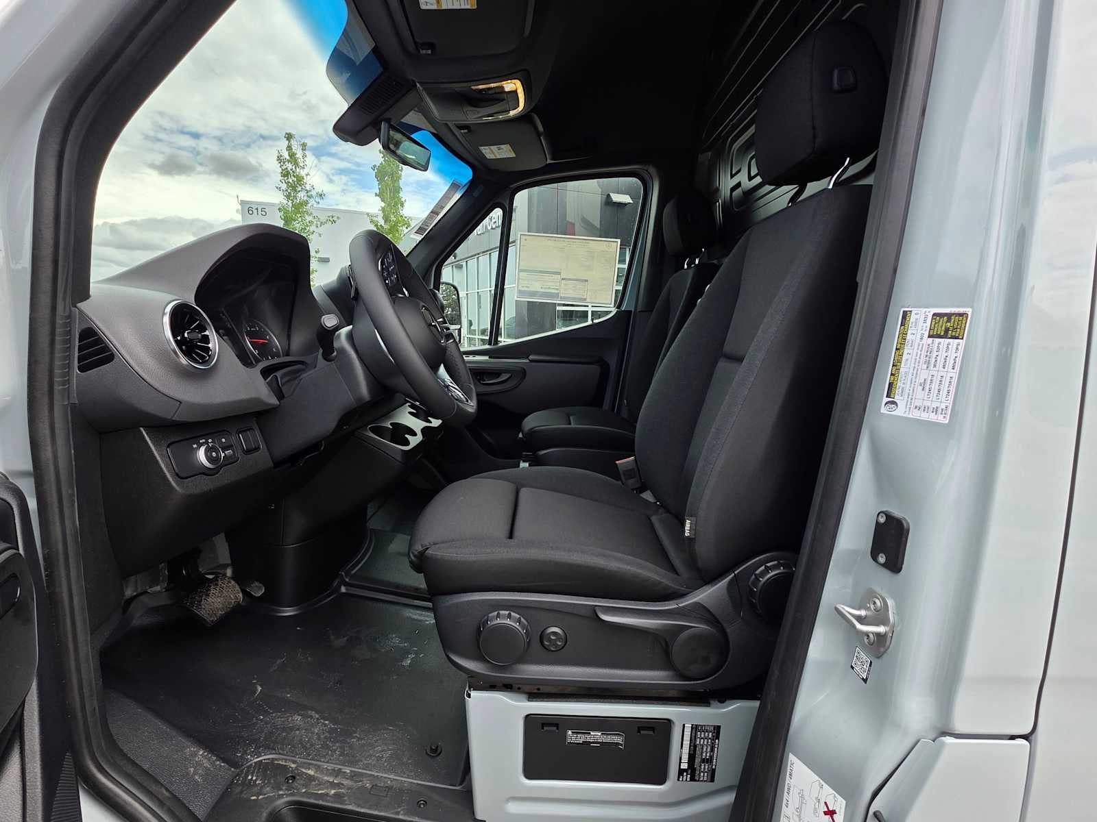 2026 Mercedes-Benz Sprinter 2500 Standard Roof I4 Diesel HO 144 AWD